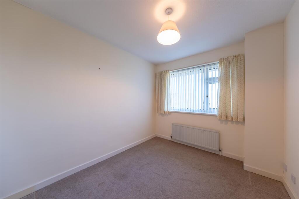 8 Roberts Road-013.jpg