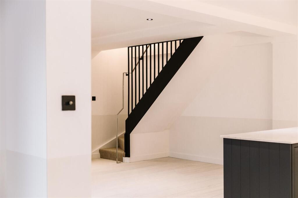 MB_number 4_fonthill mews_02.jpg