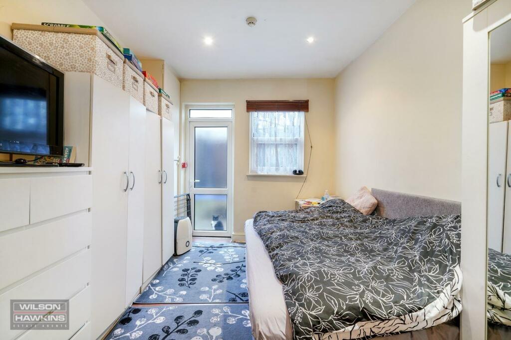 Flat 2, 80 Welldon Crescent - 4Sxa2V3xcF37UfJpAq4r