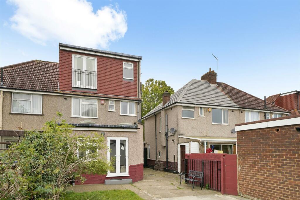 16 Danemead Grove - R7qtoSc32T0Zeke3k4Y0.jpg
