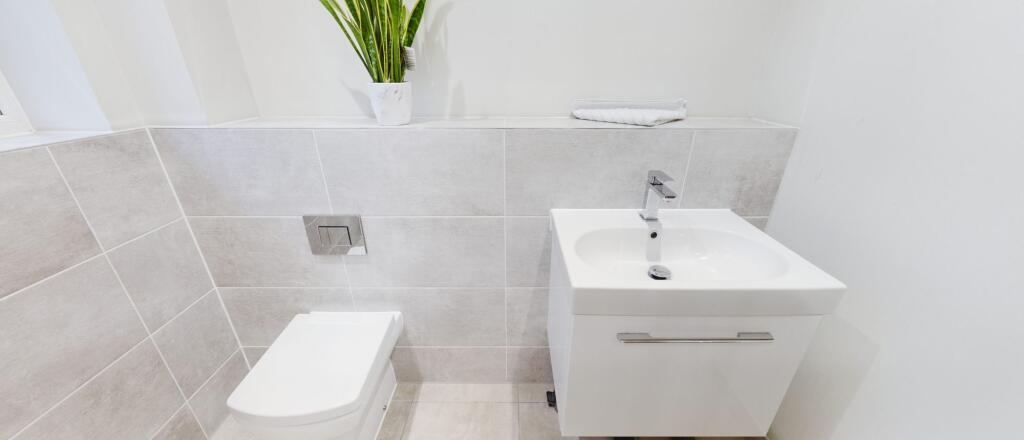Primary En-Suite