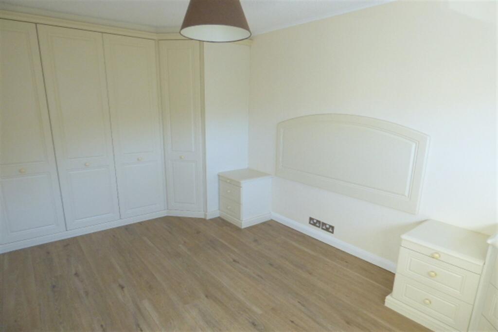 Bed 1 b