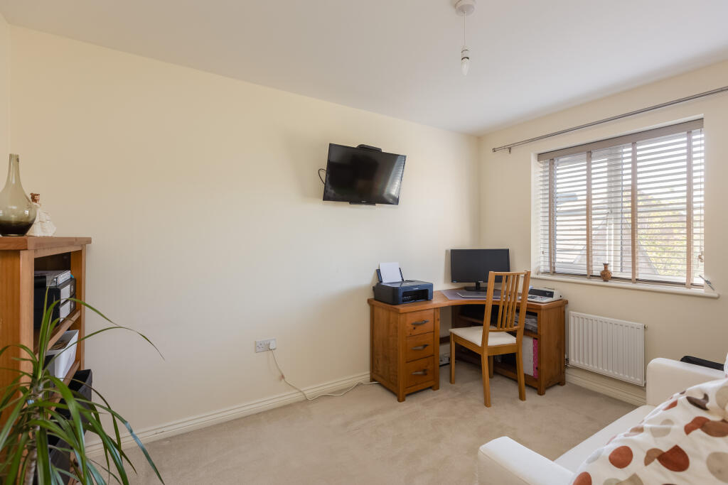 Greengage Close 8 Bedroom 2