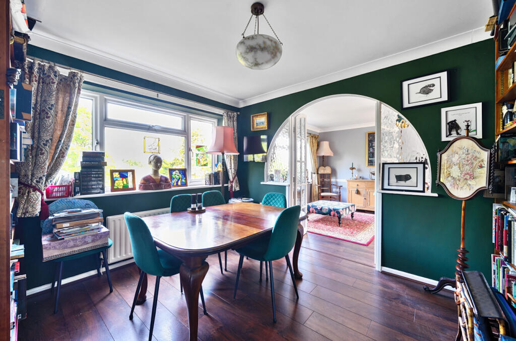 11-6819cebc19cdc-...