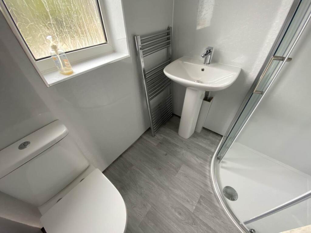 Shower Room &amp; W/c