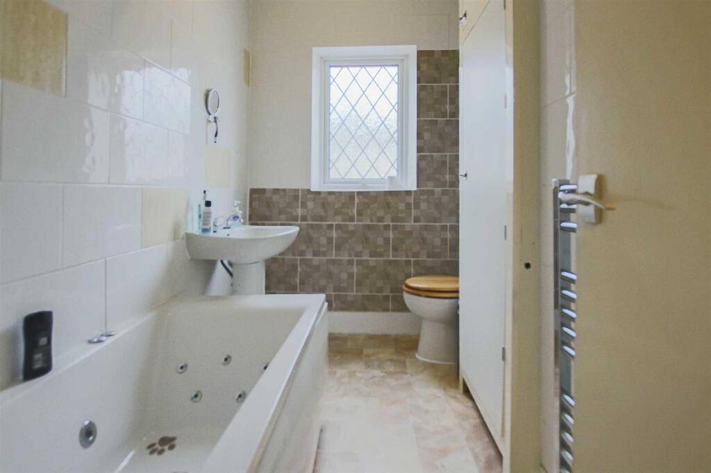 water st bathroom.jpg