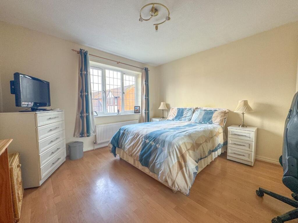 Chichester Close - Image-8.jpg