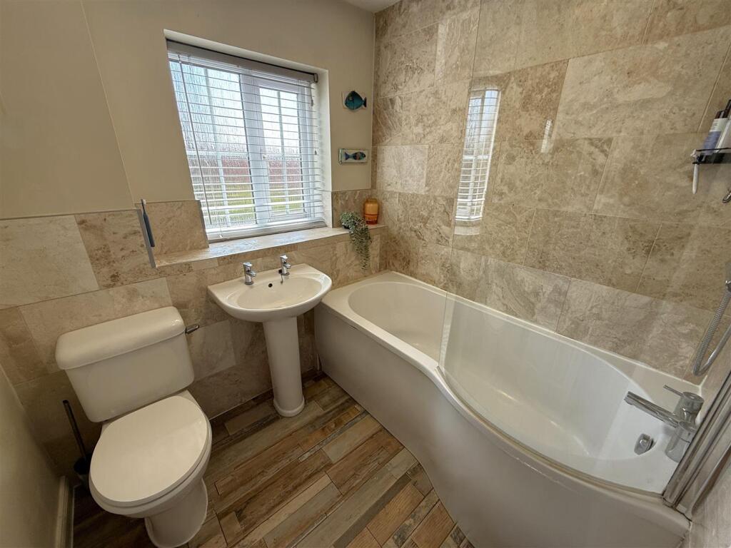 Family Bathroom.JPG