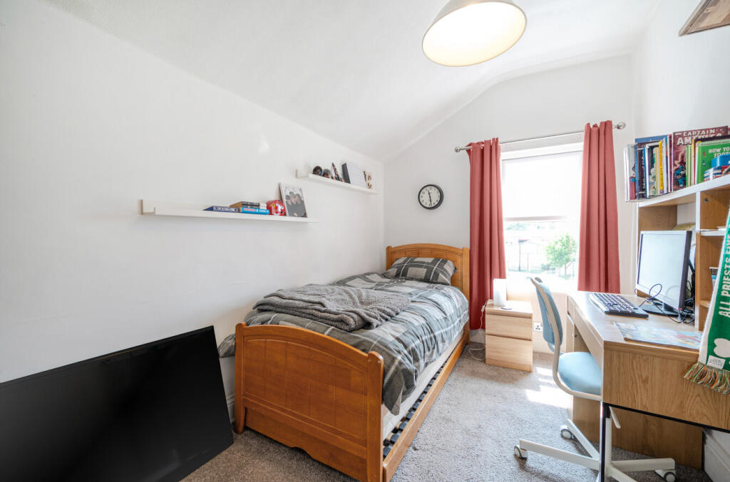 1307012-4-68501ad...