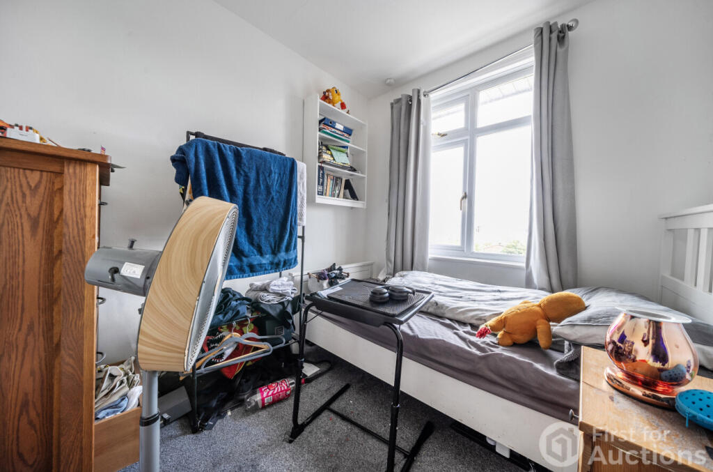 16489aec-6de3-406...