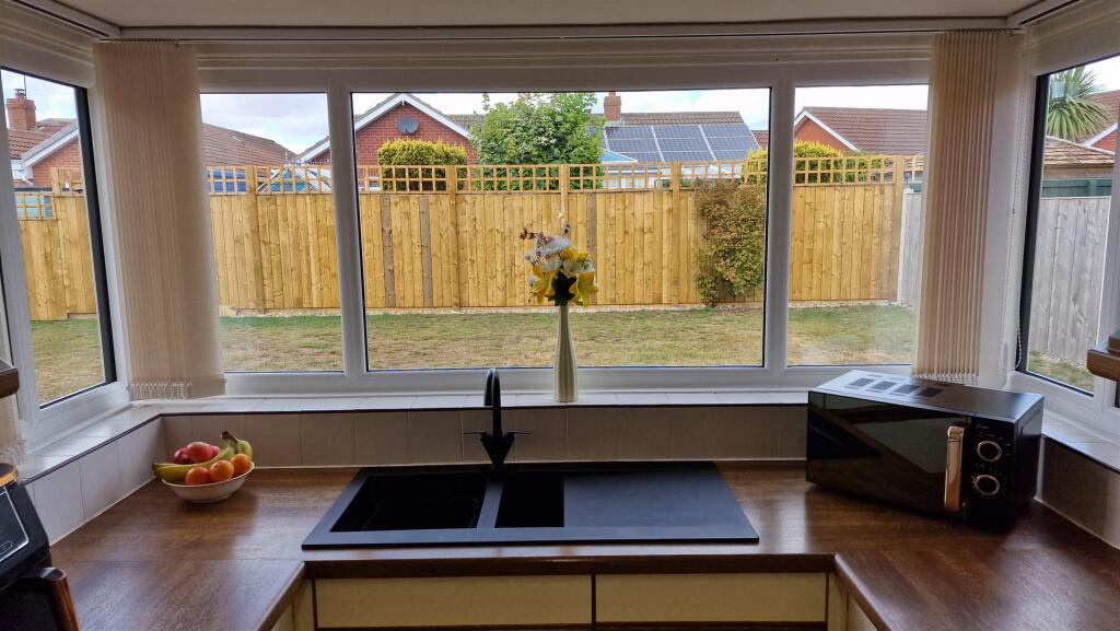 Kitchen: