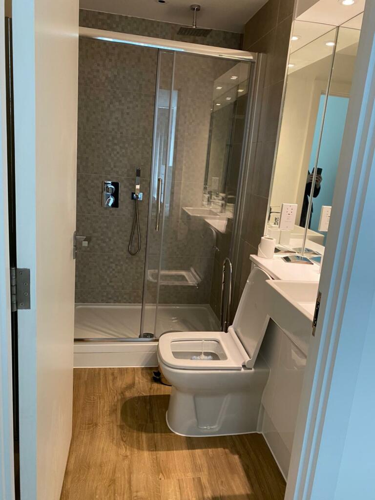 8 Ensuite