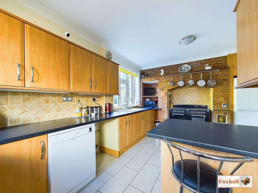 Kitchen / Breakfast Room