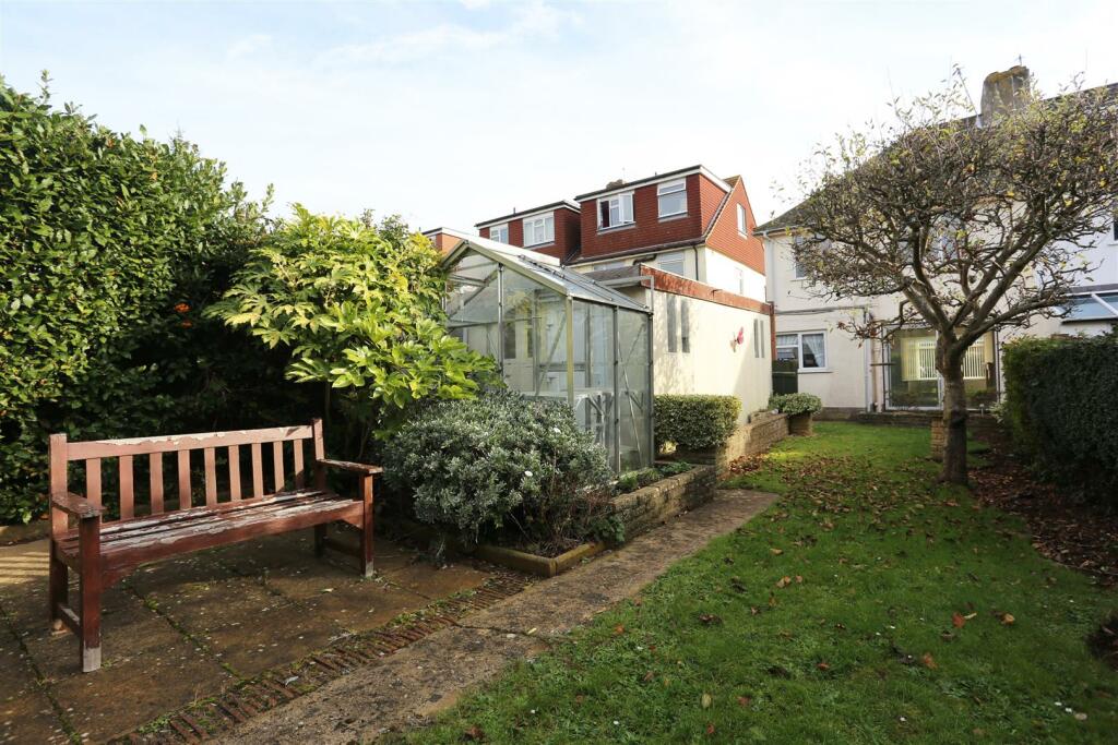 56 Applesham Avenue Garden (5).JPG