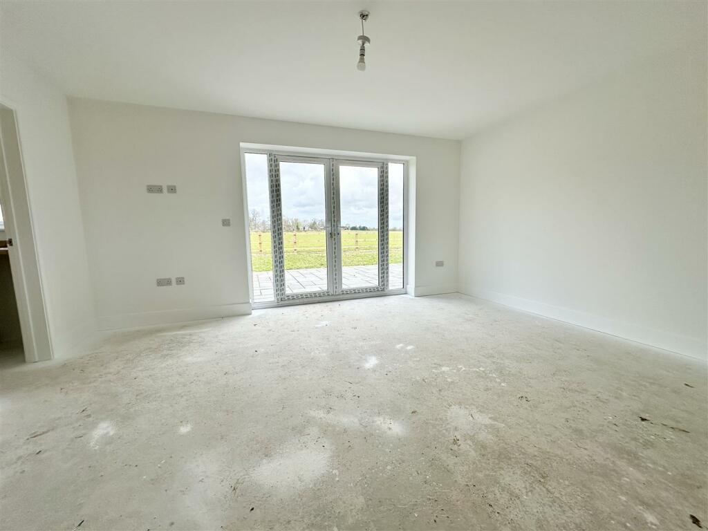 dining day room.JPEG