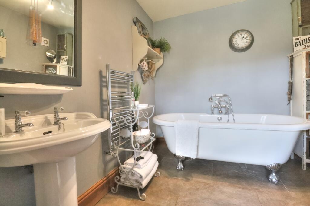 Cottage Bathroom