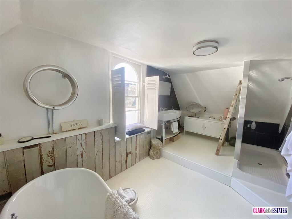 Ensuite