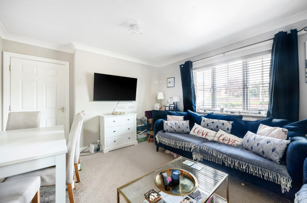 1302427-4-684312b...