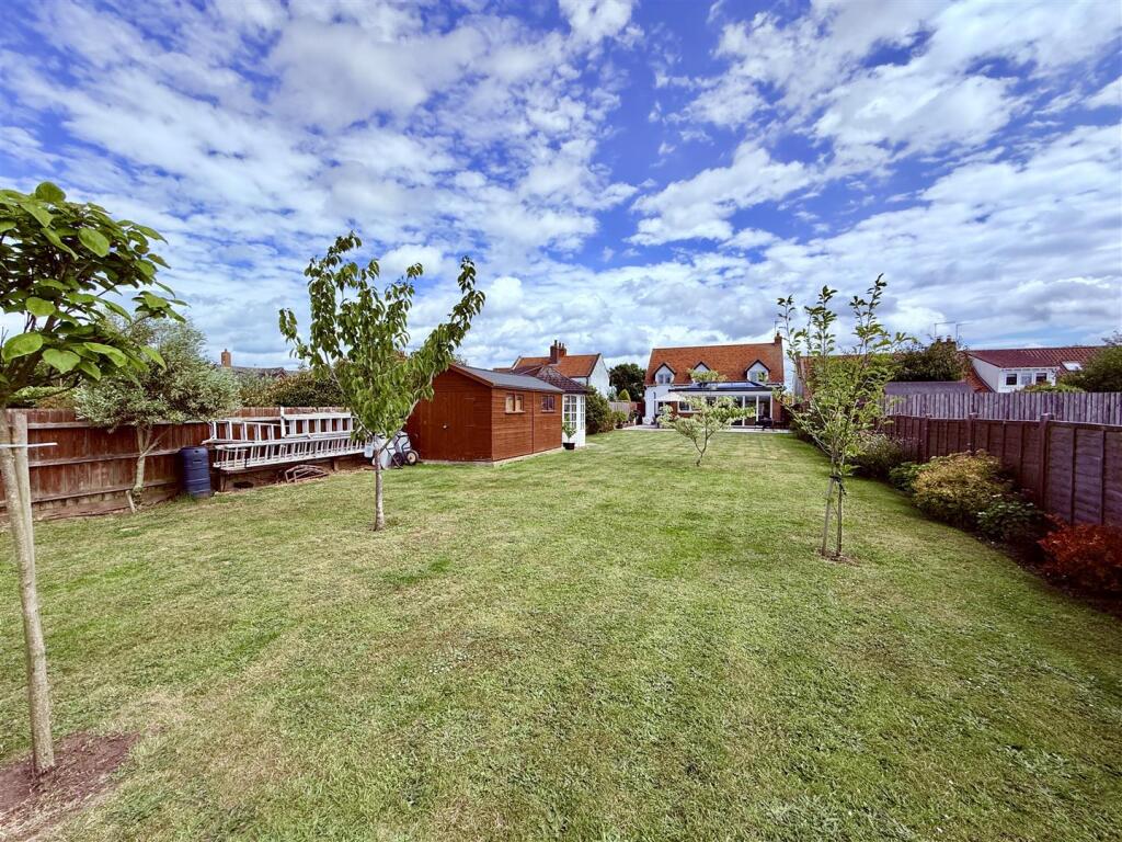 rear garden towards the house