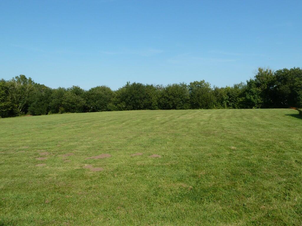 Grounds mainly grass