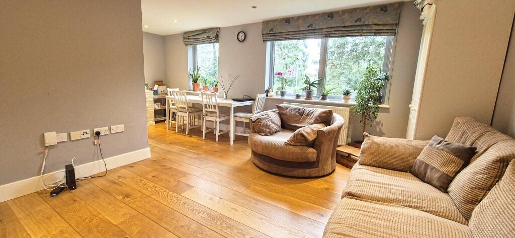 Sitting/Dining Room