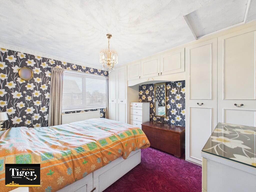 CAM02176G0-PR0512...