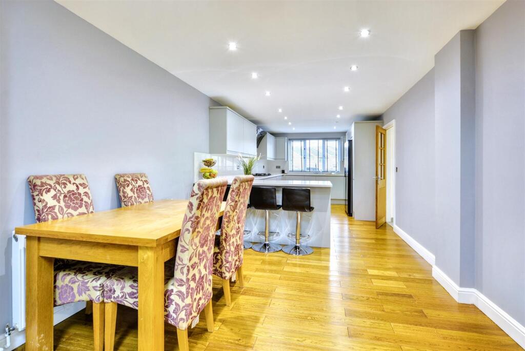 Dining Room_1.jpeg