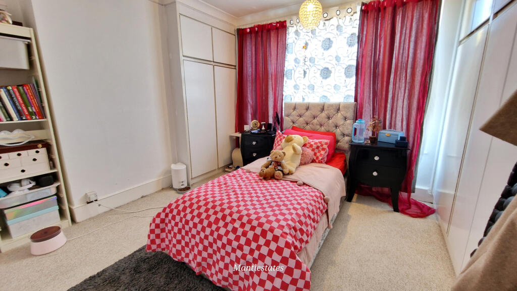 REAR BEDROOM (2)