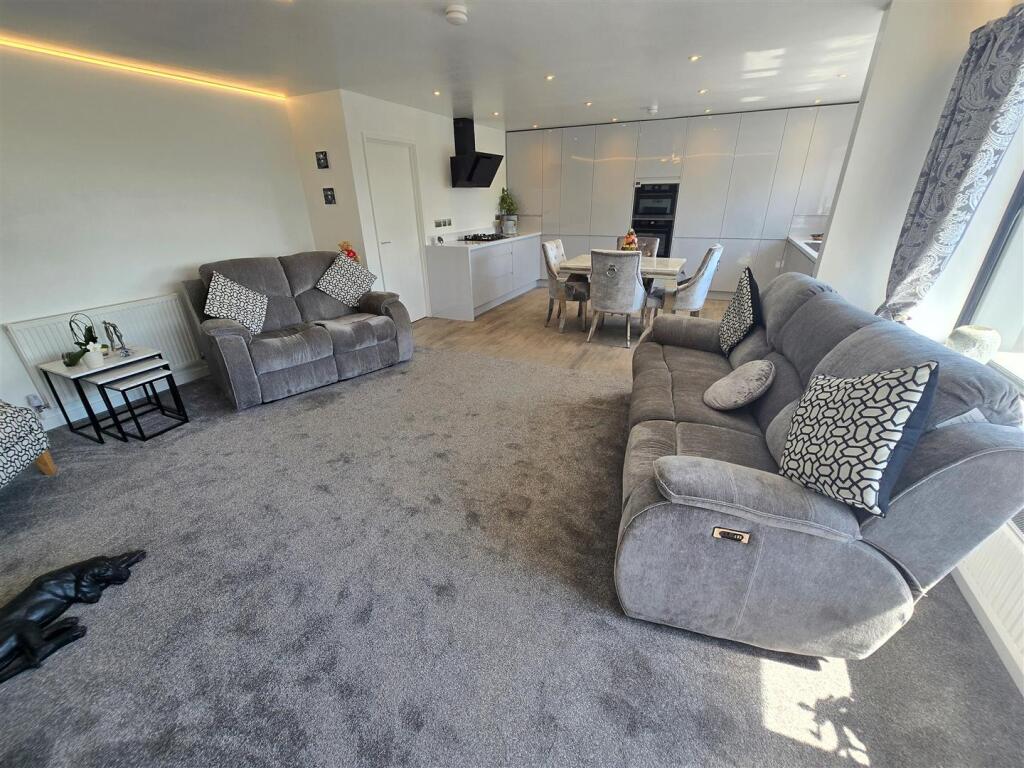 Bungalow Lounge/Diner/Kitchen