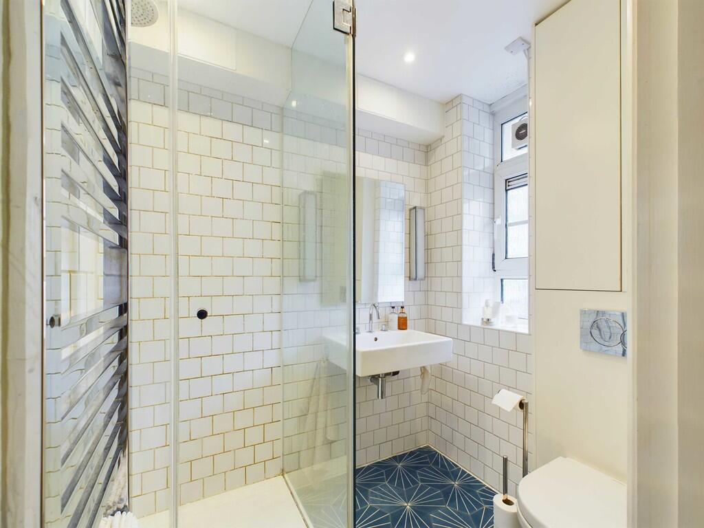 CAM03741G0-PR0062...