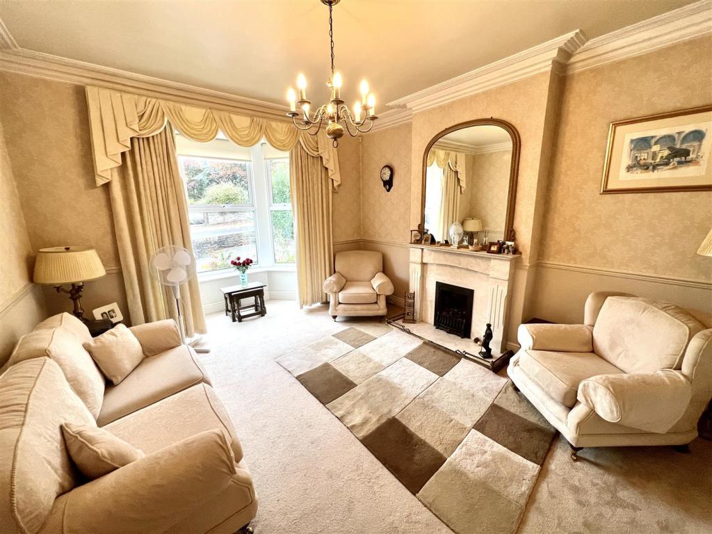 SITTING ROOM