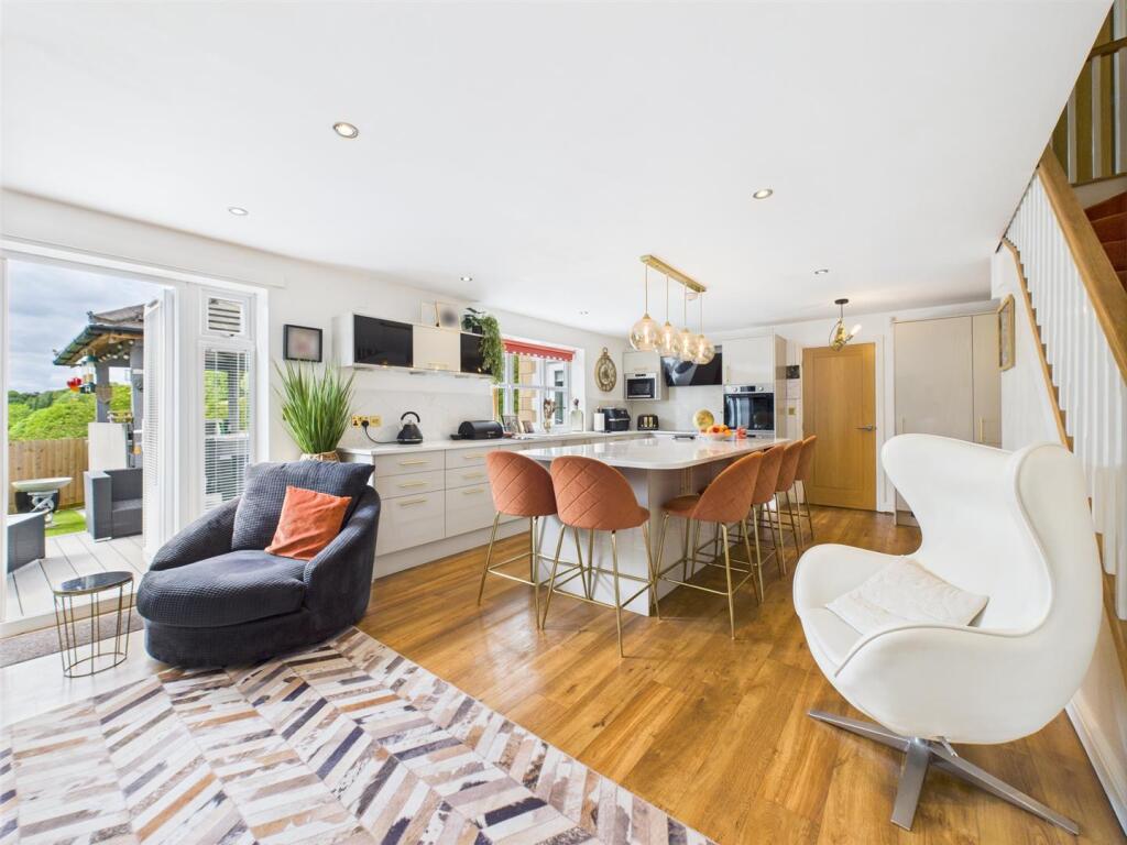 Kitchen/Diner/Family