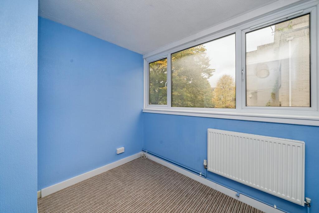 Flat 79 Mountbatten Square, Ward Royal, Windsor, SL4 1SZ