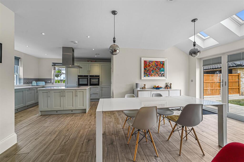 Kitchen/Dining