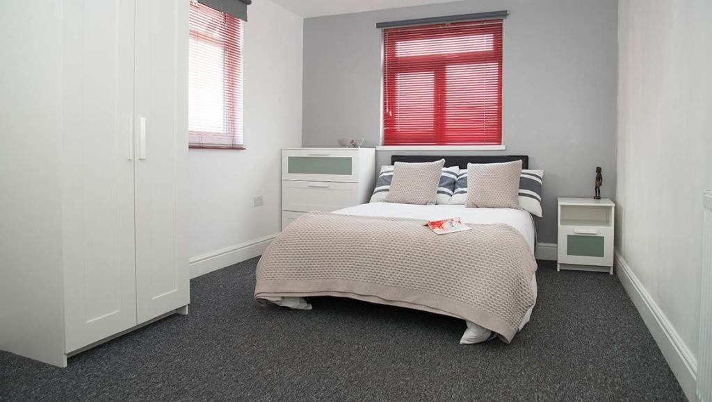 6-bed-student-house-britannia-road-north-3-portsmo