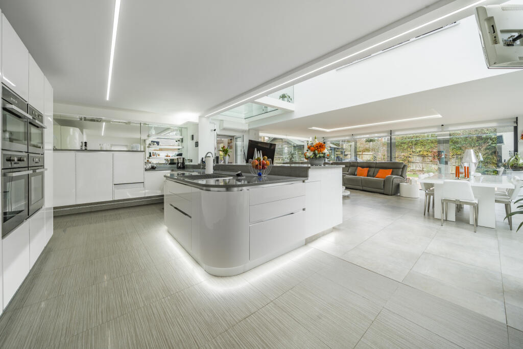 Kitchen/ Family