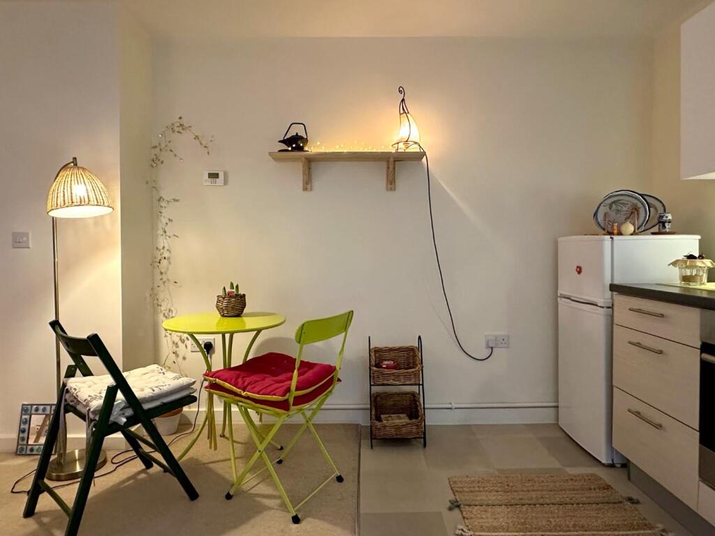 Lounge/Dining/Kitchen