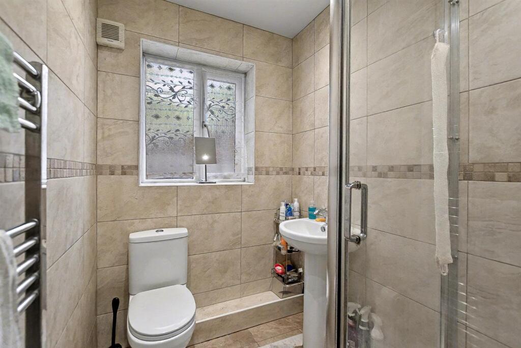 Shower Room.jpg