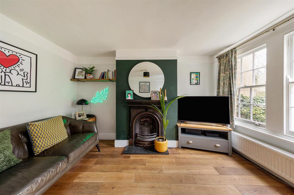 116 Forest Rise, E17