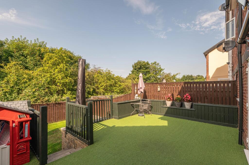 20 - 19 Marsland Court BD19 4QQ