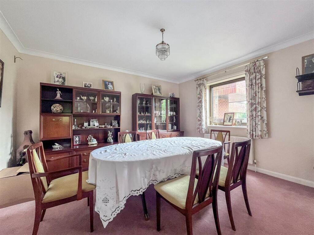 dining room.jpg