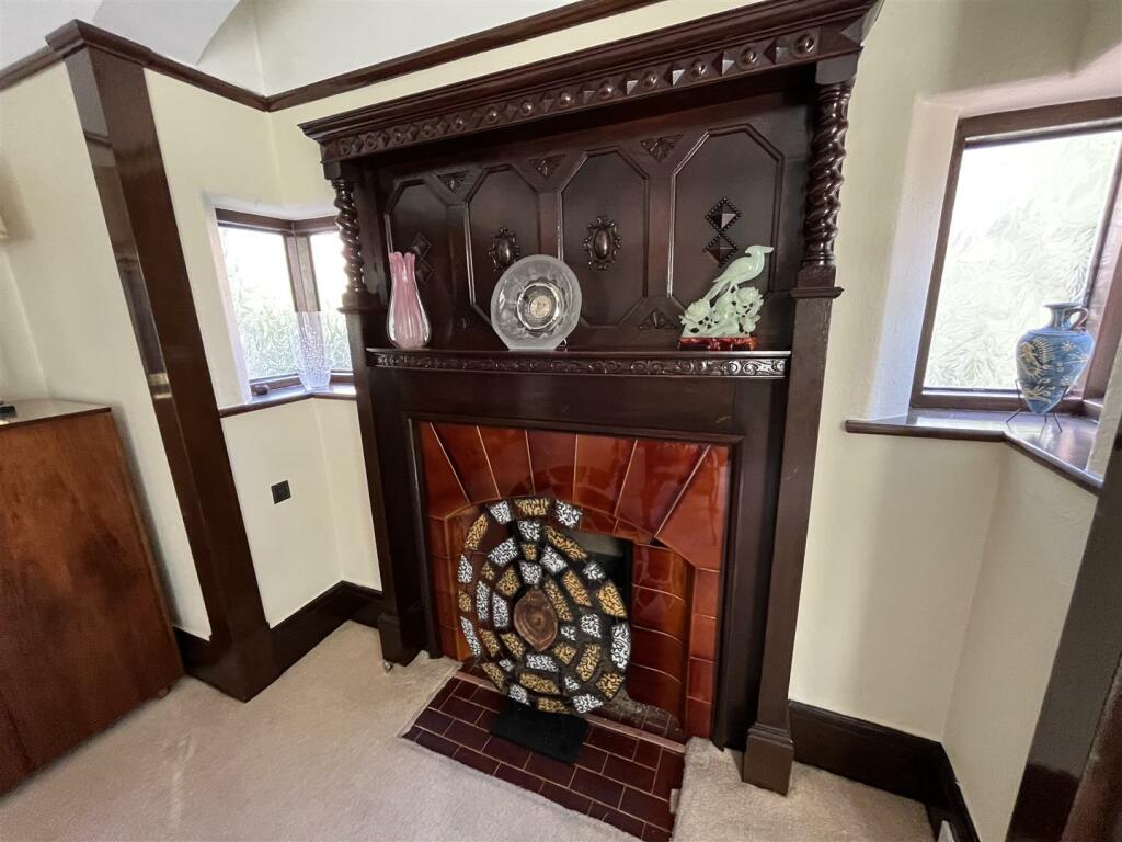 Dining Room Fireplace Feature.jpg