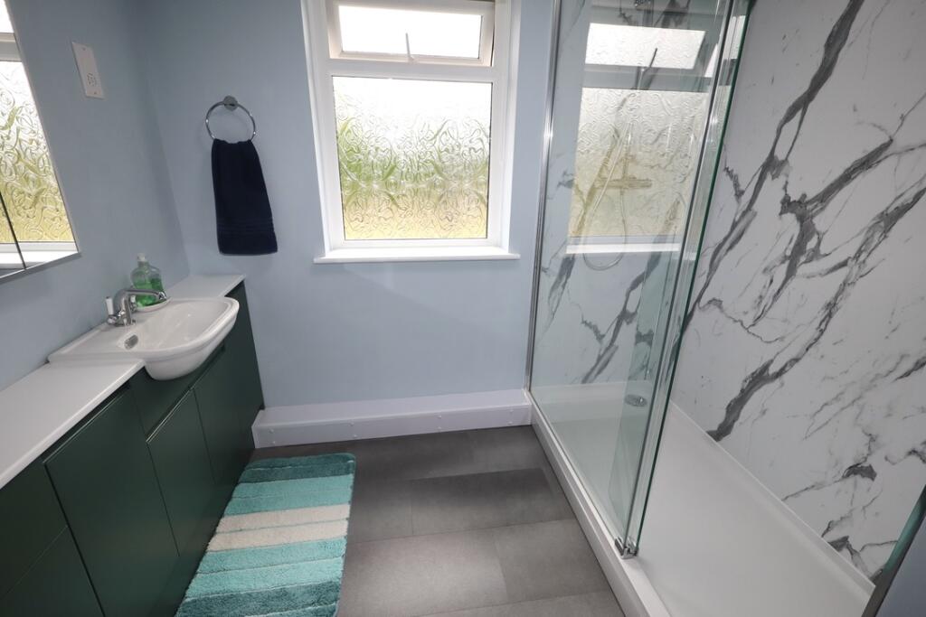 Ensuite shower room