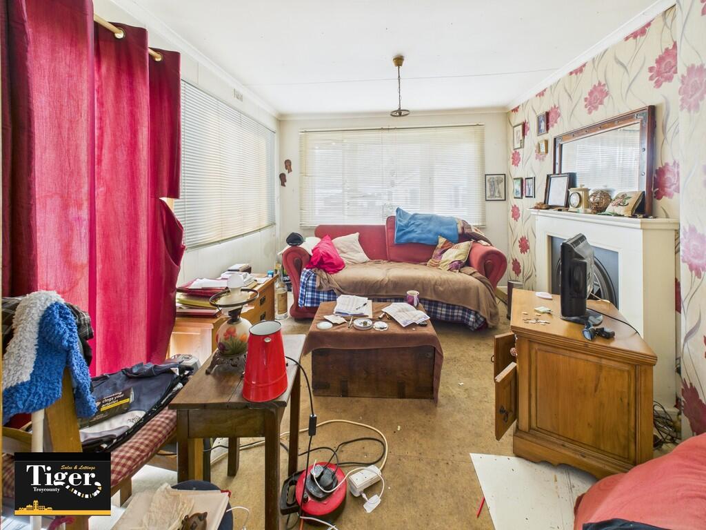 CAM02176G0-PR0736...