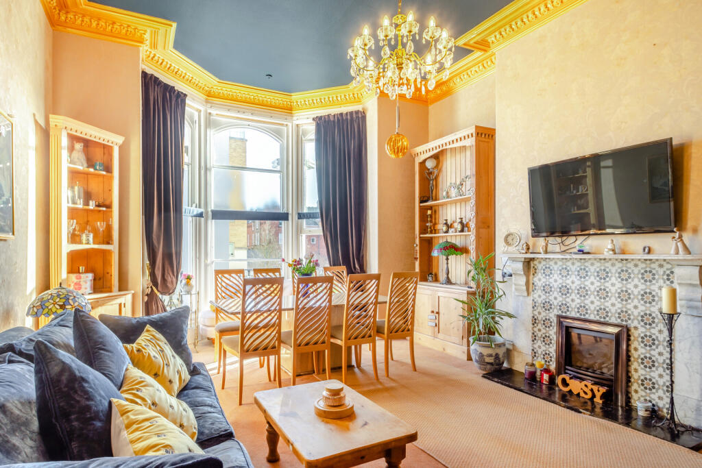 8536921-Interior18