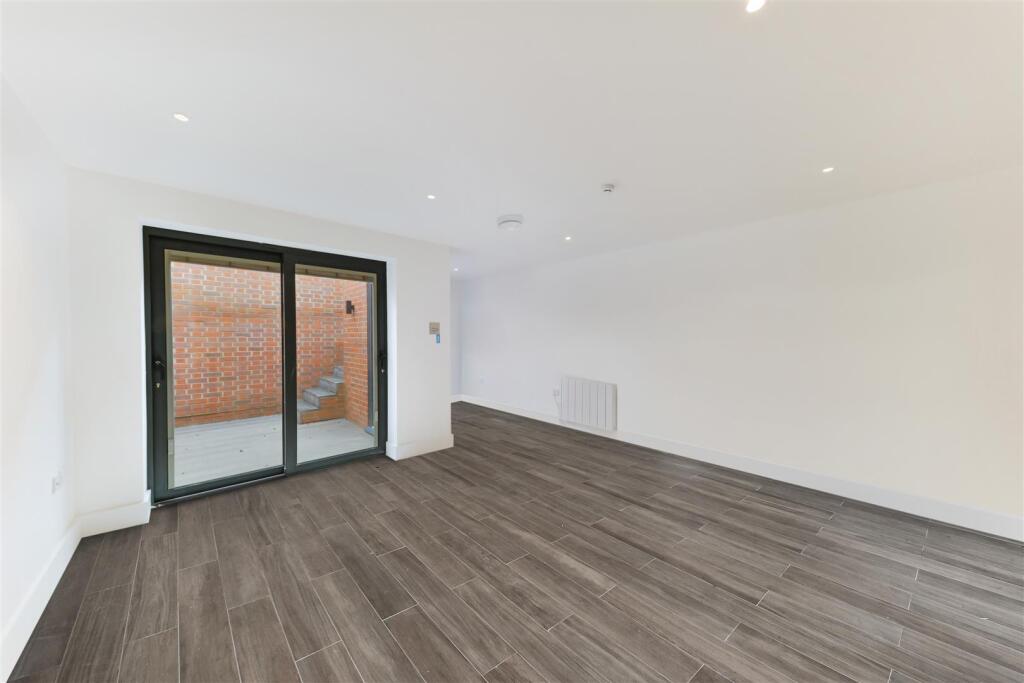 THE CHINES, 10A-8.jpg