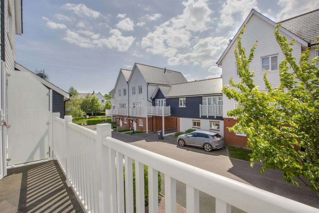 45 Greenwich Drive, HP11 1GT-5.jpg