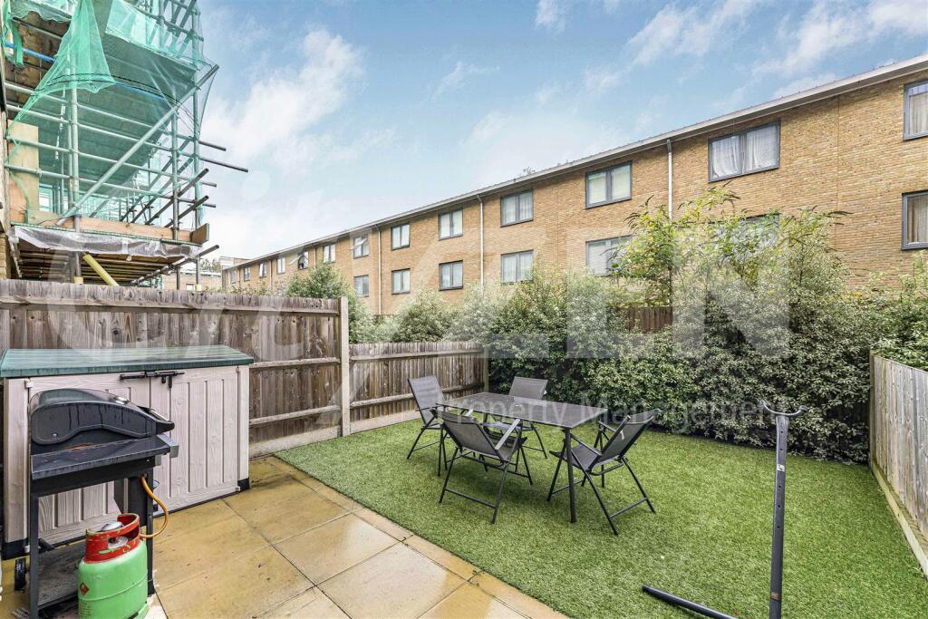 PRIVATE GARDEN