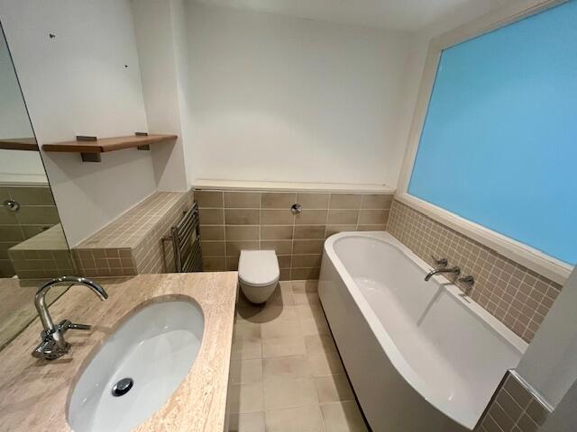 Ensuite3 T202505281058.jpg