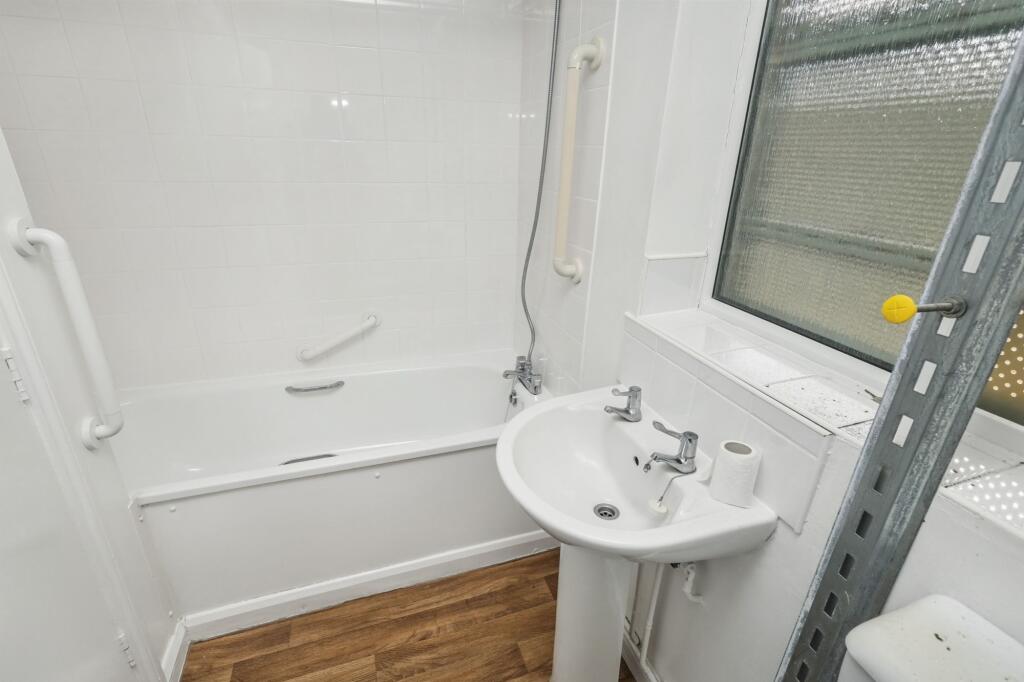 Ground Floor Flat, 37 St Stephen's Road, Bow, London E6 1AN